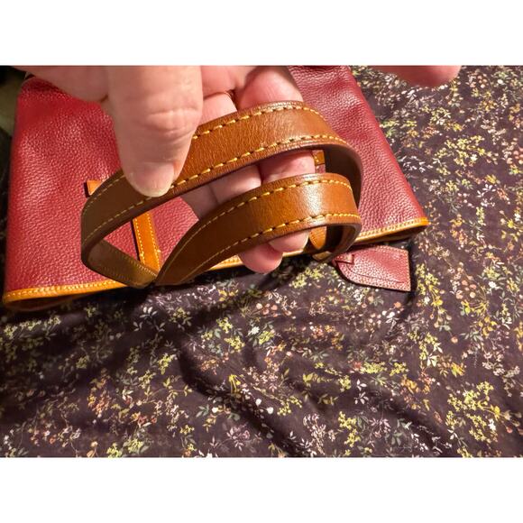 Dooney and Bourke two-tone pebble, leather tote - Picture 2 of 9